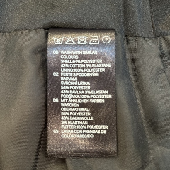 Black Mini H&M Skirt - Picture 6 of 13